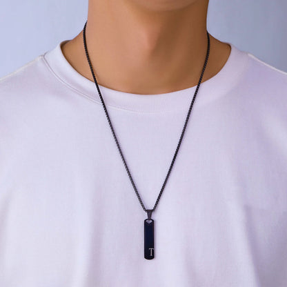 Colar Barra com Inicial (A–Z) em Aço Inoxidável – Estilo, Personalidade e Elegância