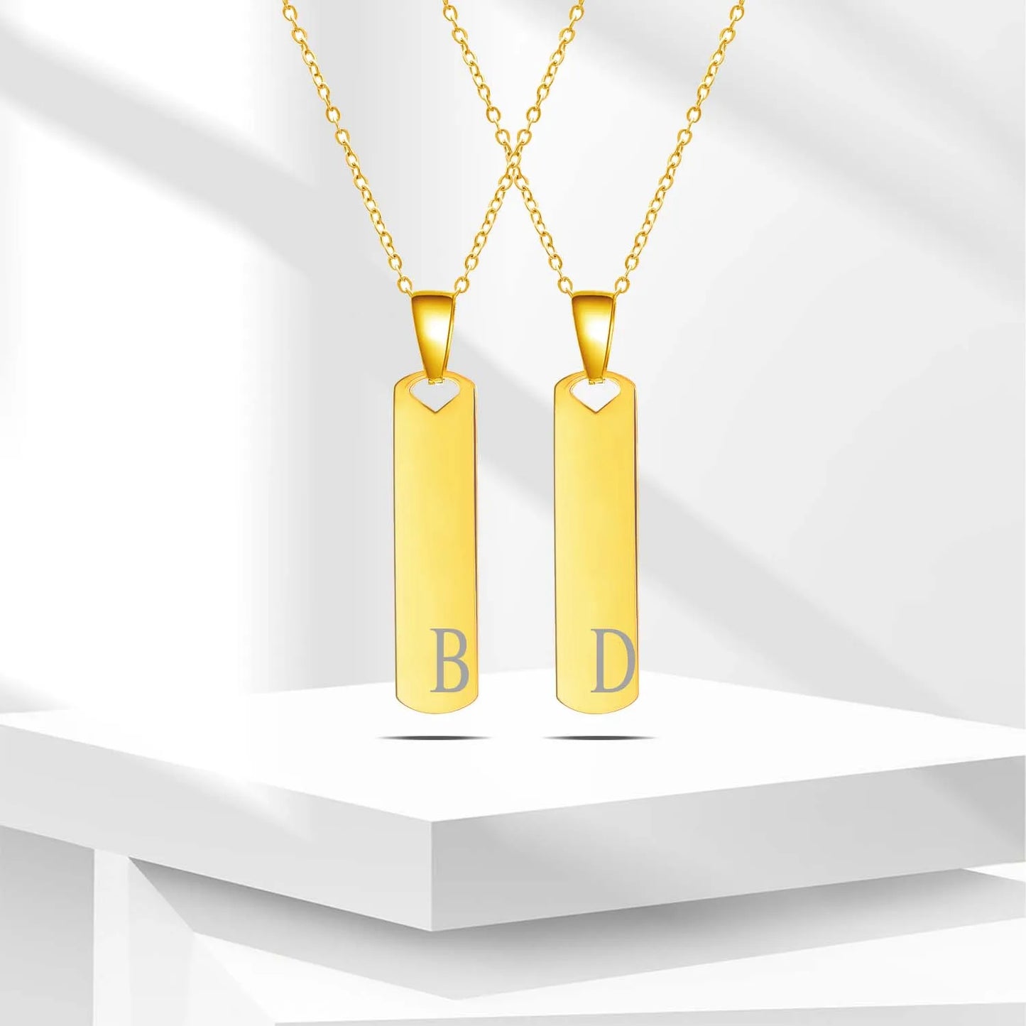 Colar Barra com Inicial (A–Z) em Aço Inoxidável – Estilo, Personalidade e Elegância